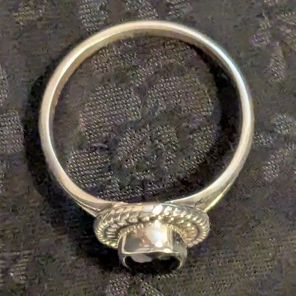 Elegant Solid Sterling Silver Genuine Onyx Ring Size 6 - Picture 4 of 9